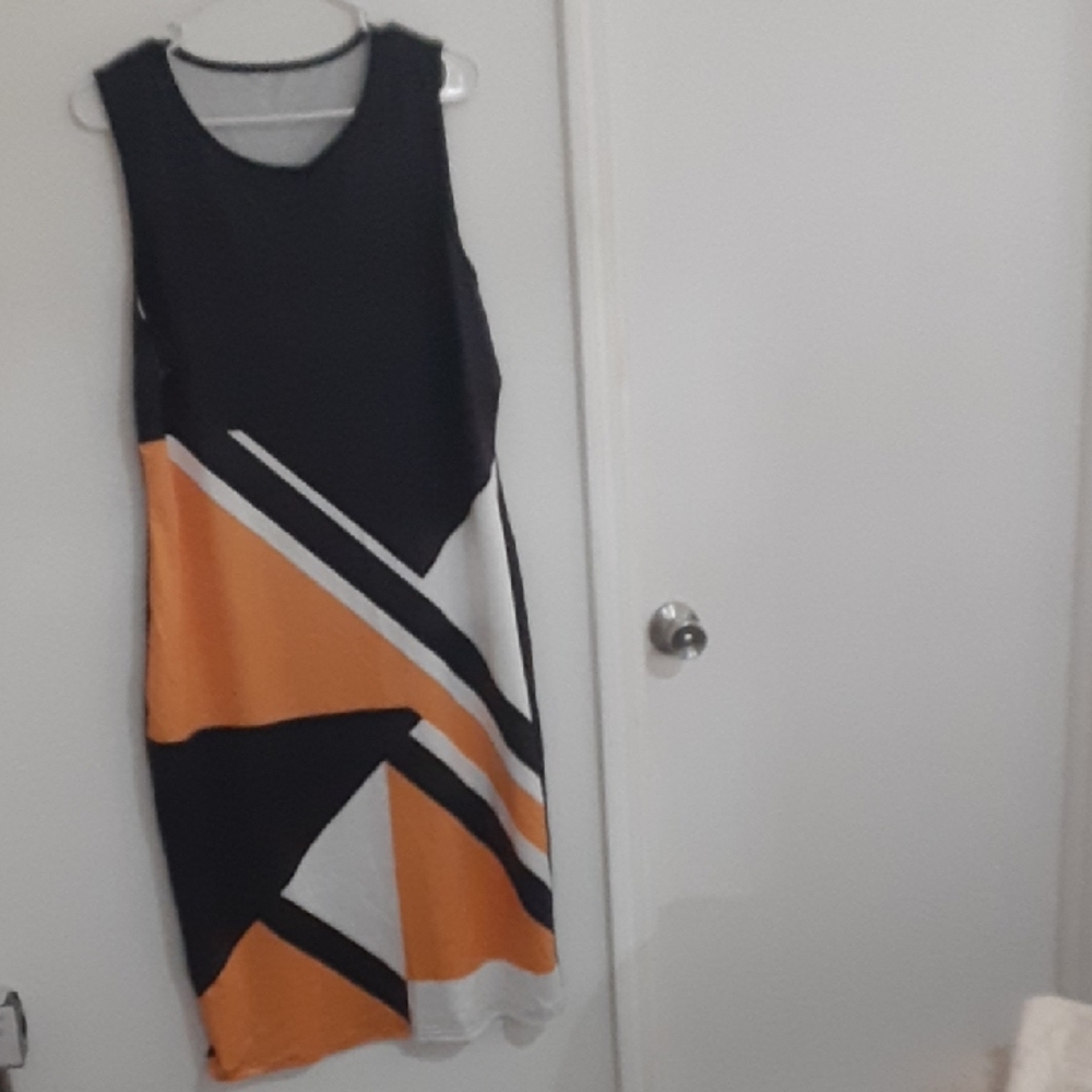 Elegant Black and Orange Patterned Midi Dress